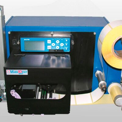 ein 3D Aufkleber einer Firma auf einer Produktionsmaschine